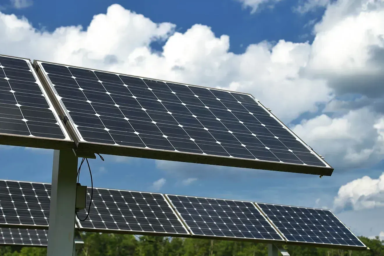 large-array-of-free-standing-solar-energy-panels-2022-11-14-04-24-47-utc